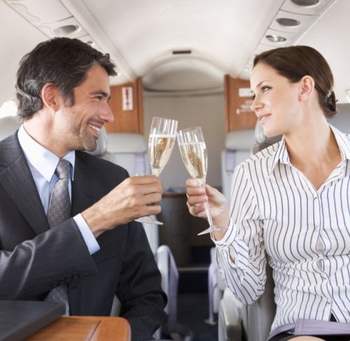 乘客起诉航空公司提供的饮料不是香槟，而是起泡酒