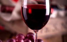 里鹏庄园红葡萄酒，一款奢华美妙的佳酿
