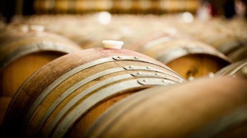今年第三季度，中国桶装葡萄酒的进口量大幅度增长