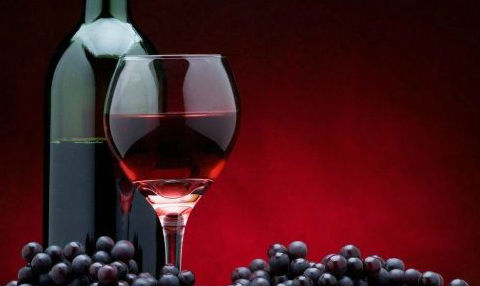 干红葡萄酒和红葡萄酒的区别，干红葡萄酒有哪些功效