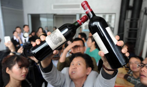 白酒涨价风潮高涨，葡萄酒还远吗？酒商该如何应对？