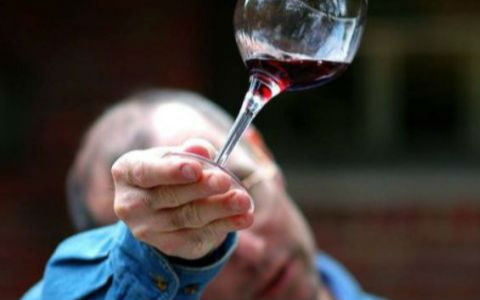 葡萄酒里的酒石酸对人体有害吗？