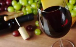 人工收割和机械收割对葡萄酒品质的影响