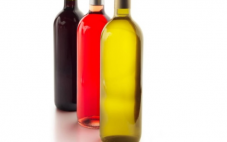你知道怎么从葡萄酒“色相”辨别优劣吗