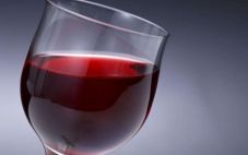 红酒面膜功效 自制补水去角质红酒面膜