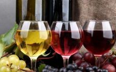 白藜芦醇作用 为什么常喝葡萄酒对身体好？