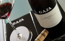2015年份嘉雅巴巴莱斯科红葡萄酒在英国市场上市发售