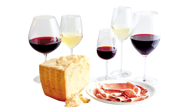 喝葡萄酒时要注意的饮食原则是什么