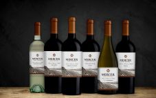 德利卡家族酒庄联合梅塞乳业推出新款葡萄酒品牌