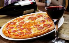 如何搭配葡萄酒和披萨