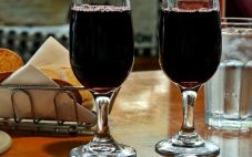 你需要饮用多少葡萄酒才能获得足够的白藜芦醇？