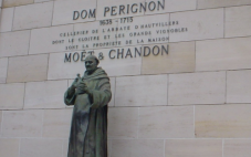 关于Dom Pérignon香槟的12个事实