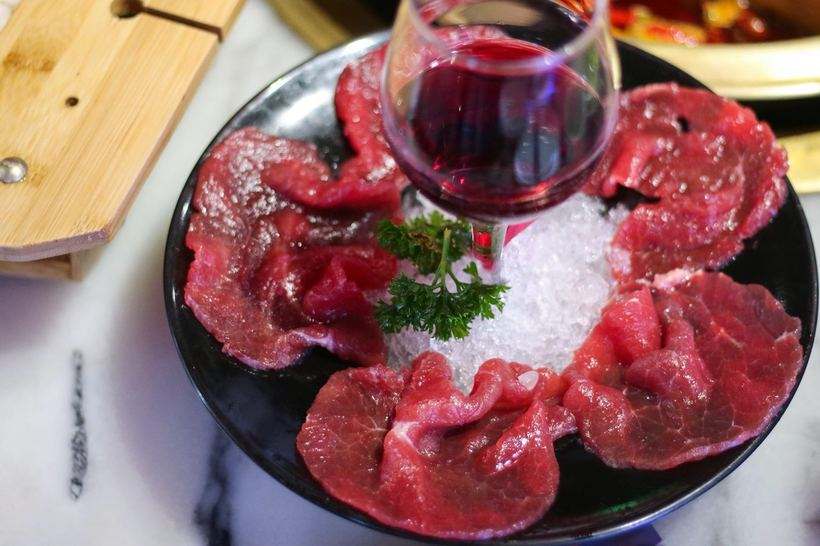 吃牛肉喝红酒会出现哪些问题 如何搭配牛肉和红酒