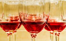 茜娅梅洛半甜红葡萄酒拥有独特的酿造工艺