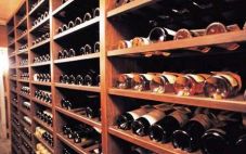 葡萄酒窖该怎么储藏葡萄酒是怎么样的呢？