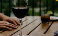 喝葡萄酒应避免的错误我们了解多少呢？