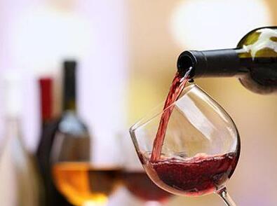 长期喝葡萄酒的作用我们了解多少呢？