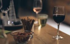 如何判断葡萄酒的演化，氧化和老化是怎么样的呢？
