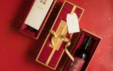 “CHOY”财神酒全球限量发售9600瓶，为何选中怡园酒庄？
