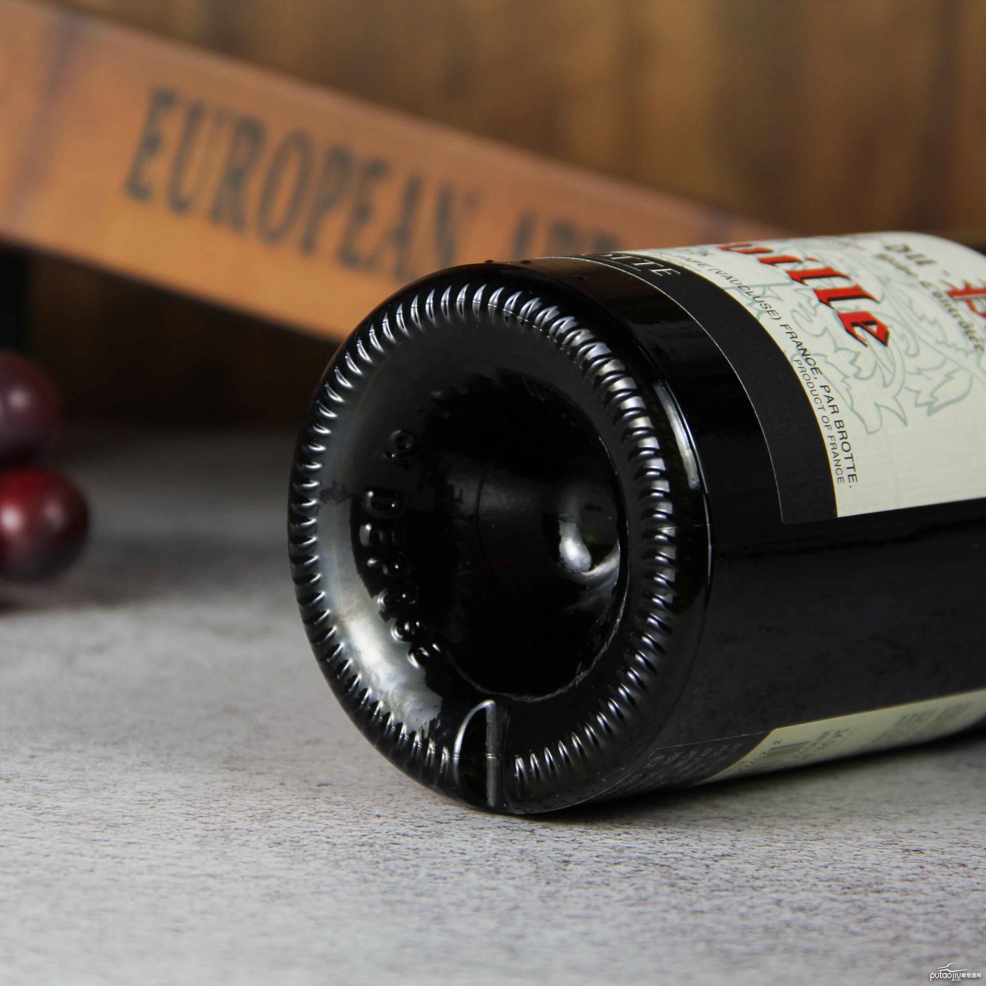 法国教皇新堡巴尔维勒秘密红葡萄酒红酒