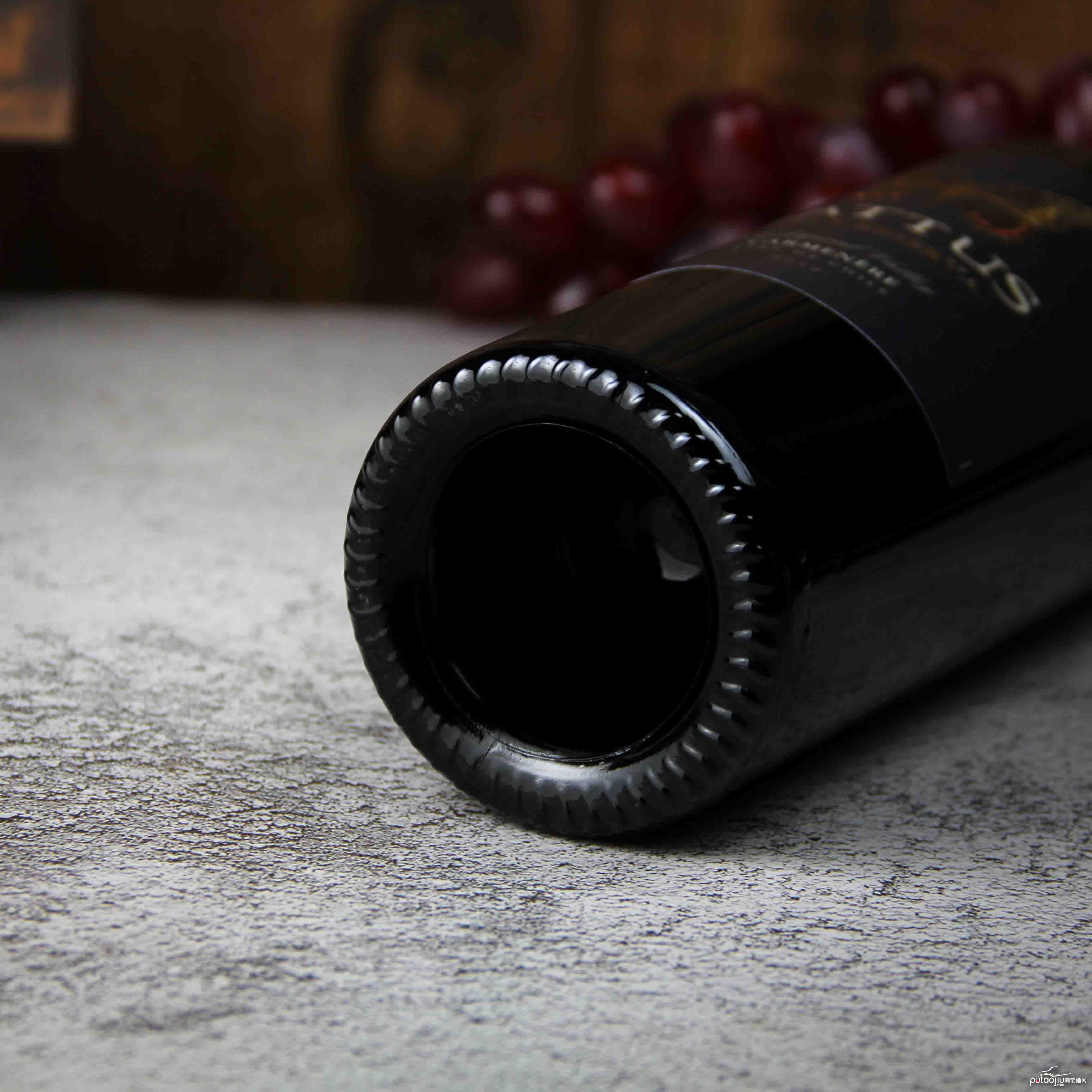 智利科查瓜谷巴图斯特级珍藏赤霞珠红葡萄酒