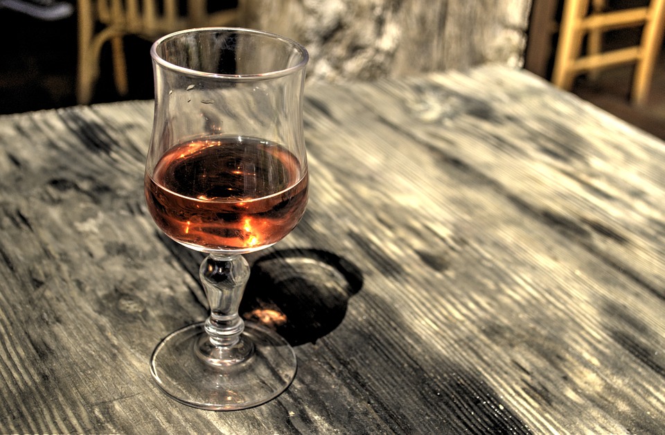 听说阿尔萨斯的葡萄酒很不错，一起欣赏阿尔萨斯的葡萄酒之美吗？