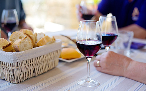 “国产红酒”与“进口红酒”到底有什么不同呢？