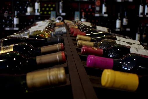 进口红酒和国产红酒的区别在哪里（进口红酒和国产红酒的口感）