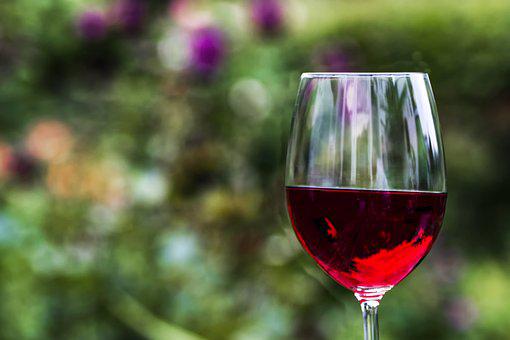 红葡萄酒可以冰着喝吗？