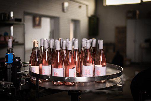 桃红葡萄酒怎么酿造:粉红葡萄酒快速指南
