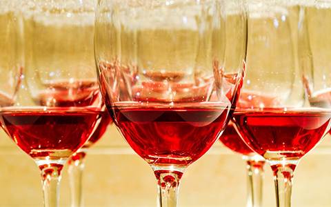 桃红葡萄酒的制作方法是怎么样的呢？