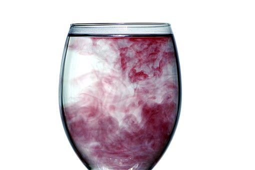 春季饮用的最好的葡萄酒不是桃红葡萄酒