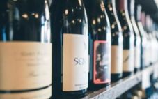 2022年全国规上葡萄酒企业完成销售收入79亿元