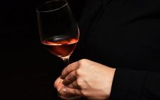 为什么你应该陈酿你的桃红葡萄酒