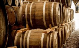 用法国橡木桶和用美国橡木桶陈酿的葡萄酒有什么区别?