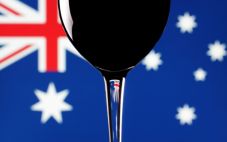 国家商务部对澳洲葡萄酒反倾销和反补贴措施发起复审调查至2024年11月30日结束