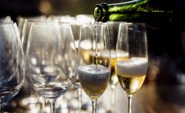 意大利起泡酒一年消耗量巨大，2023年获超过10亿瓶。