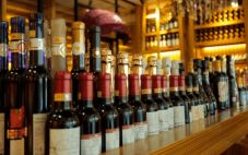 精品葡萄酒市场：波尔多和勃艮第等关键地区的新兴趋势和机遇